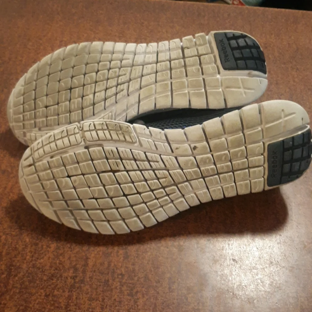 Reebok Size 7 1/2 Male (SKU OR) - Picture 5 of 5